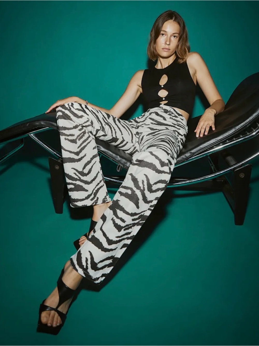 Reformation Tiger High Rise Straight Long Jeans in Zebra – Size 23 – NWT